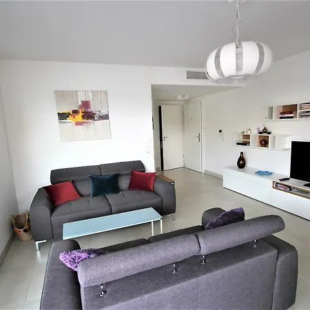 Vendome Apartment *